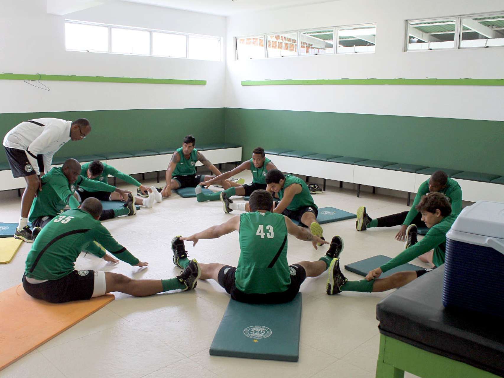 Elenco volta aos trabalhos pensando no Londrina