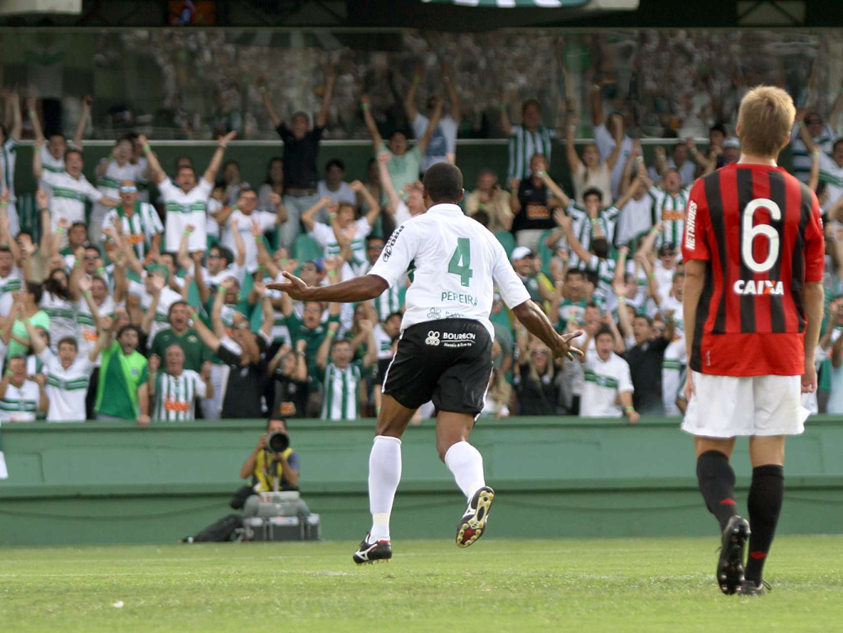 Coxa vence Atle-Tiba e decide turno em Londrina