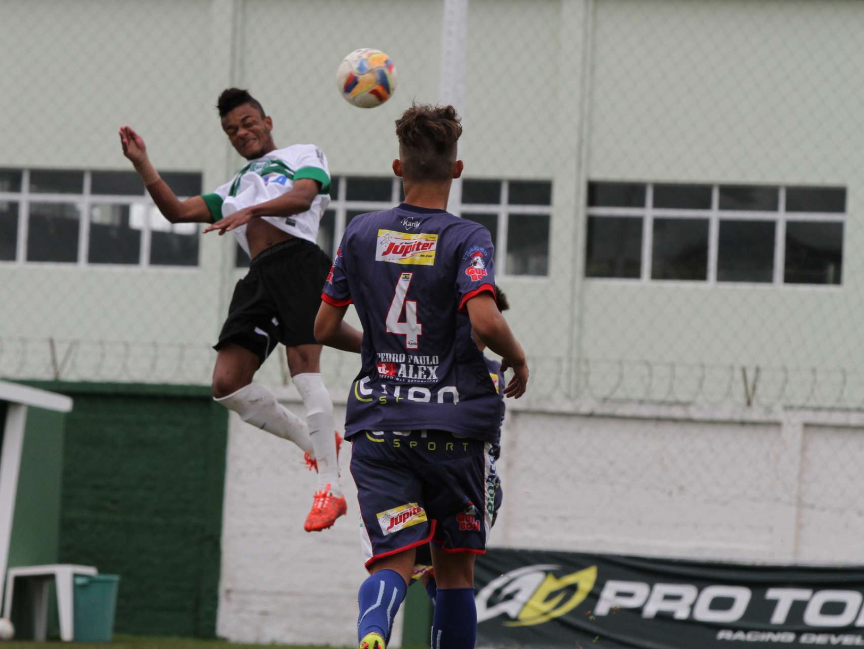Coxa estreia em BH