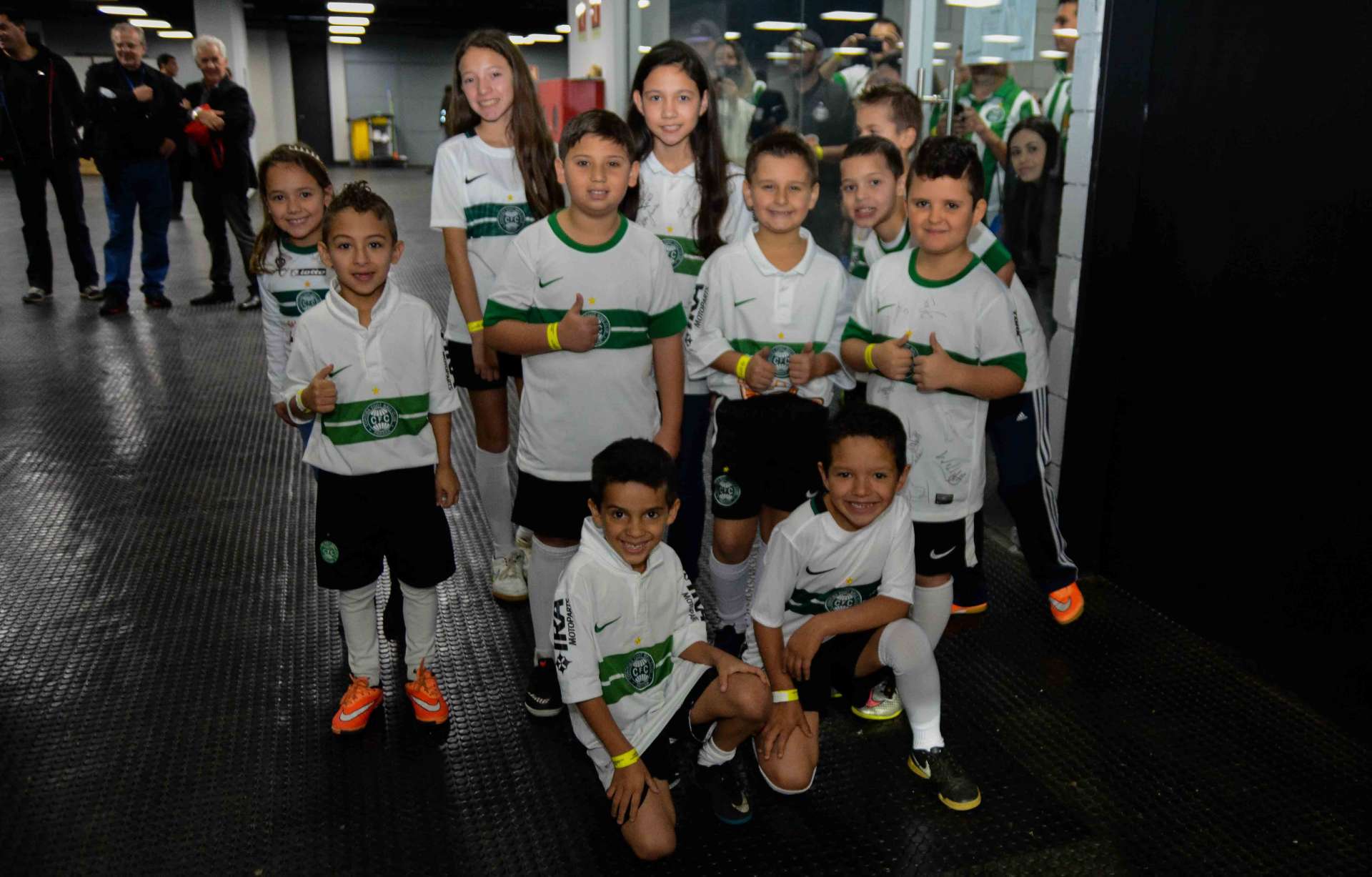 Mascotinhos at� fora do Couto!