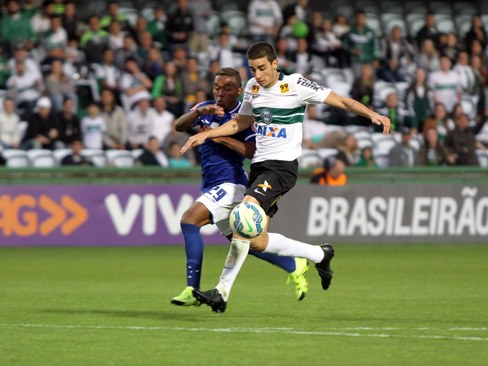 Sete dias, dois advers�rios mineiros