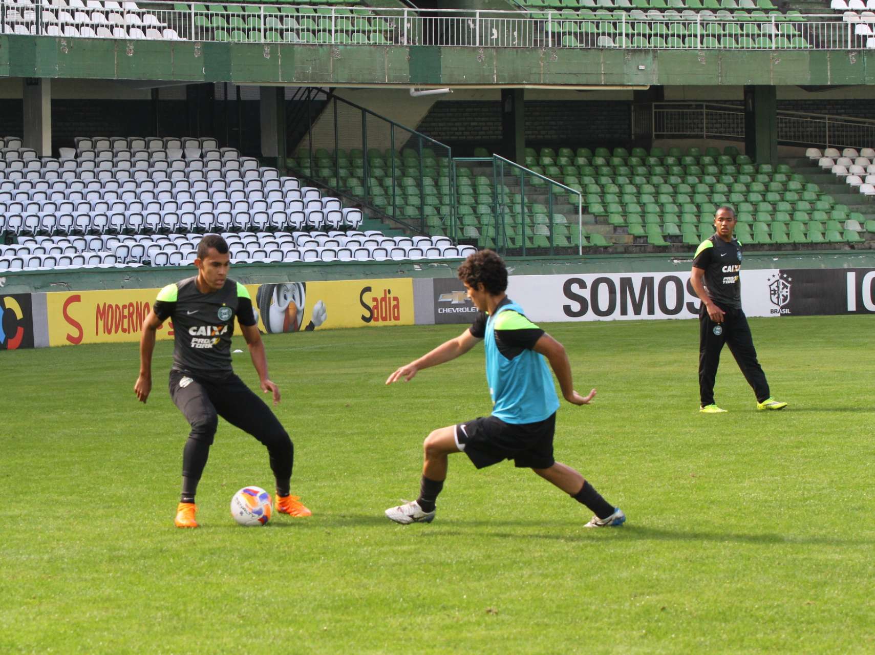 Sub-23 faz �ltimo treino em Curitiba