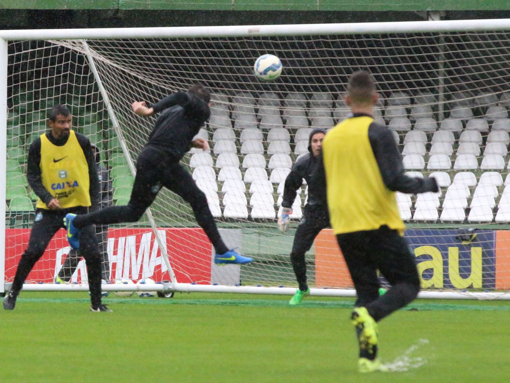 Ney esbo�a op��es