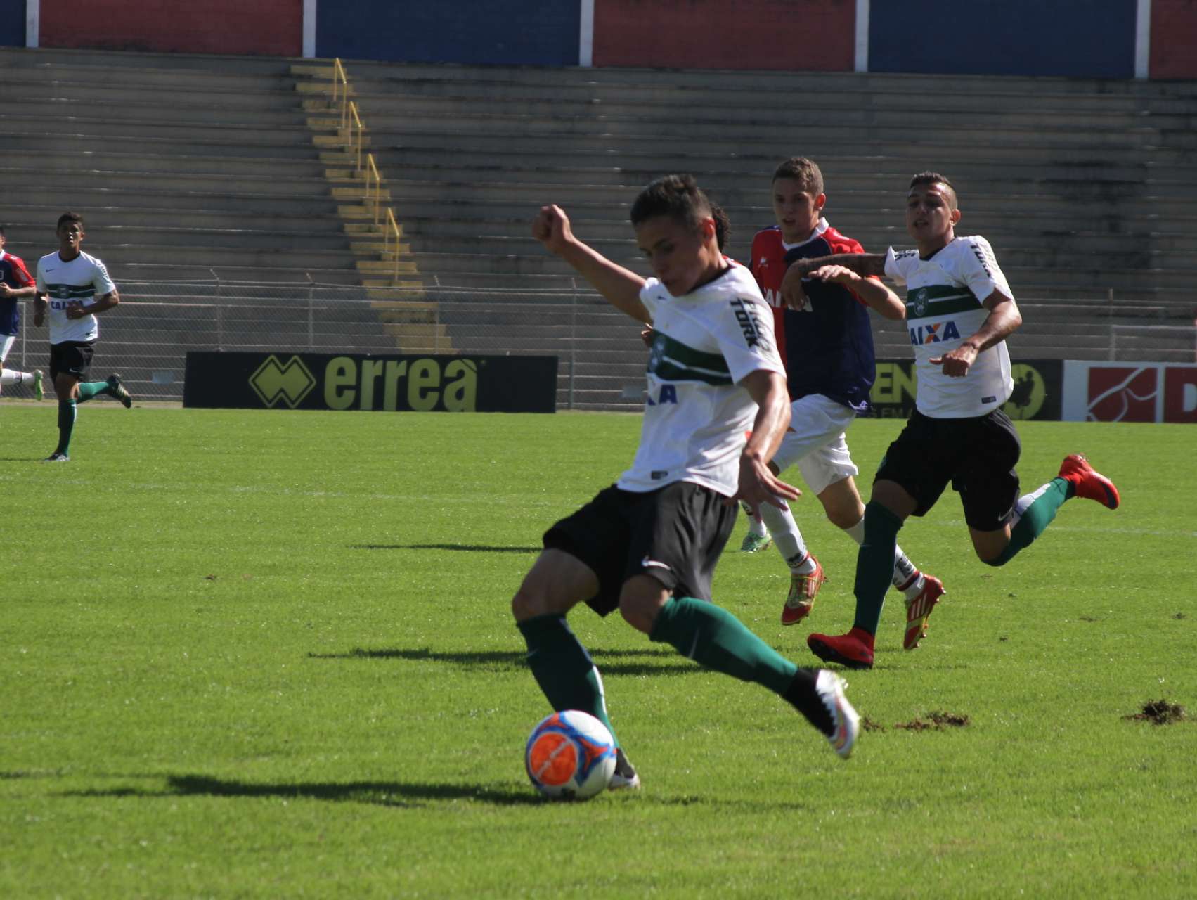 Bom de bola e na escola