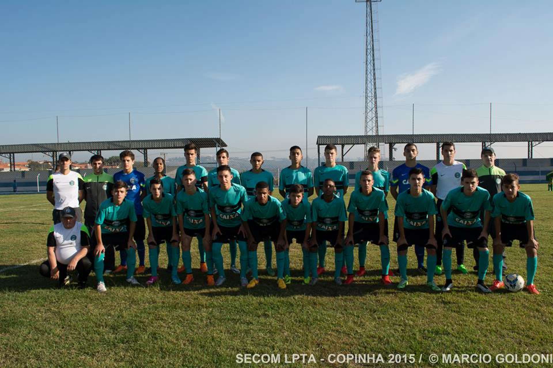 Sub-15 avan�a na Copa do Brasil