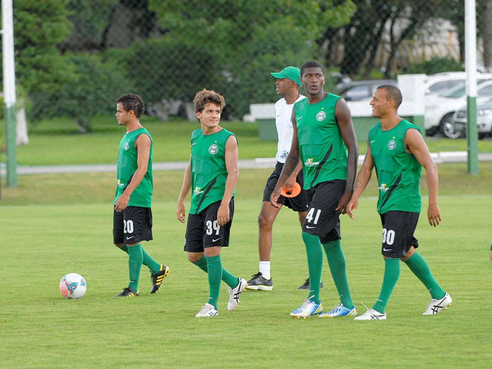 Fotos: Coxa treina no CT