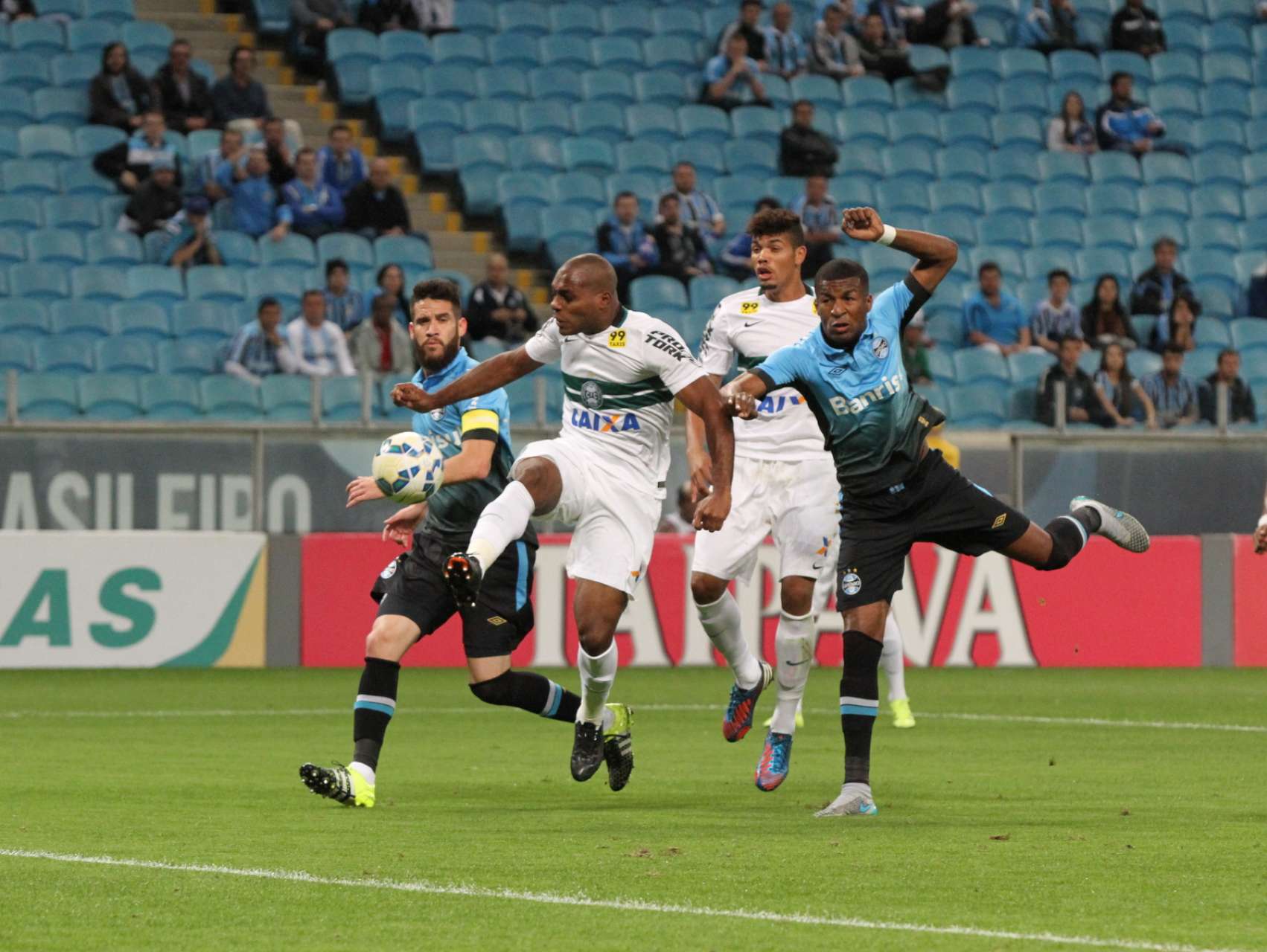 Coxa deixa a Copa do Brasil
