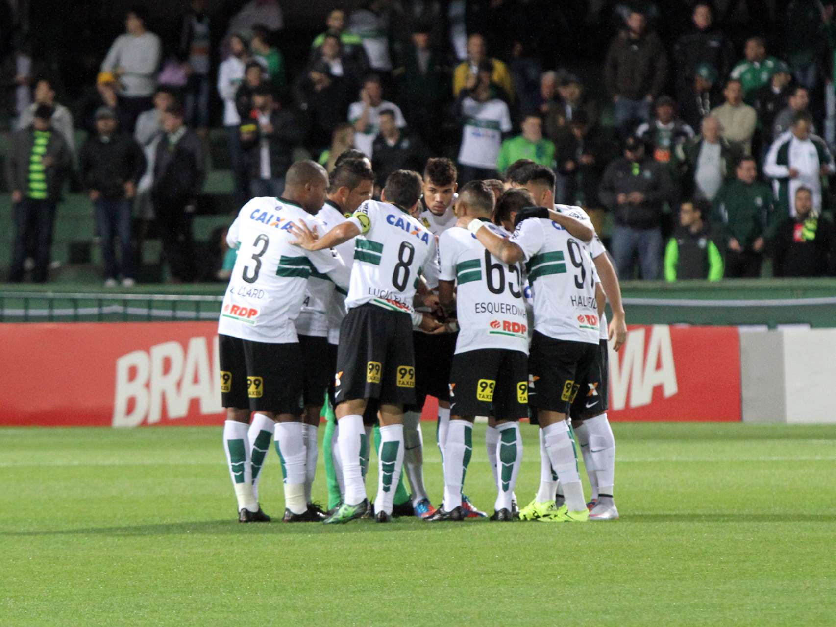 D� notas aos atletas