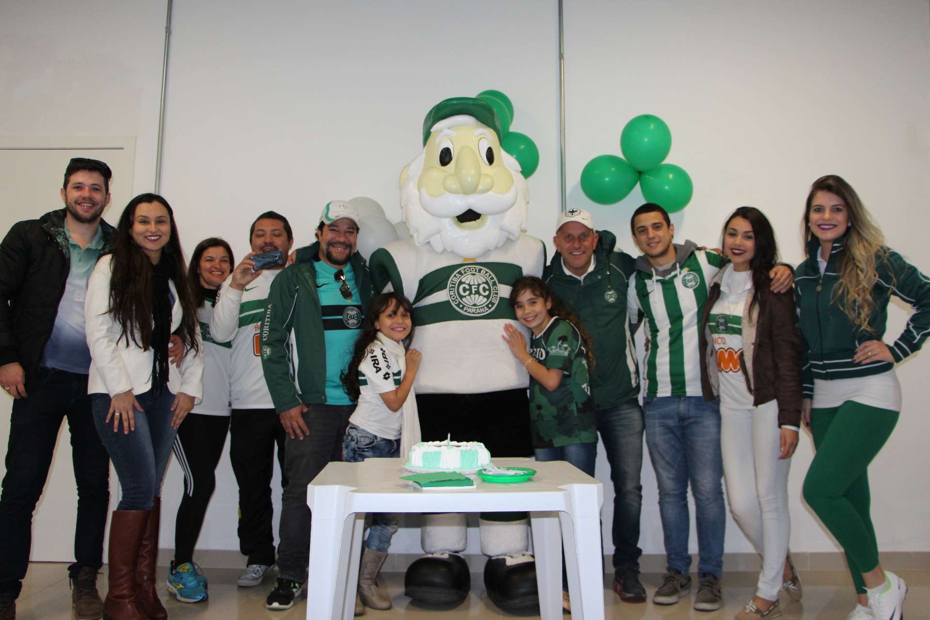 Festa no camarote do Couto