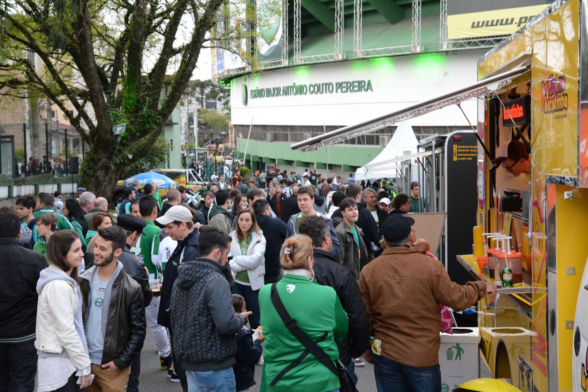 Hoje tem food park no Couto! 