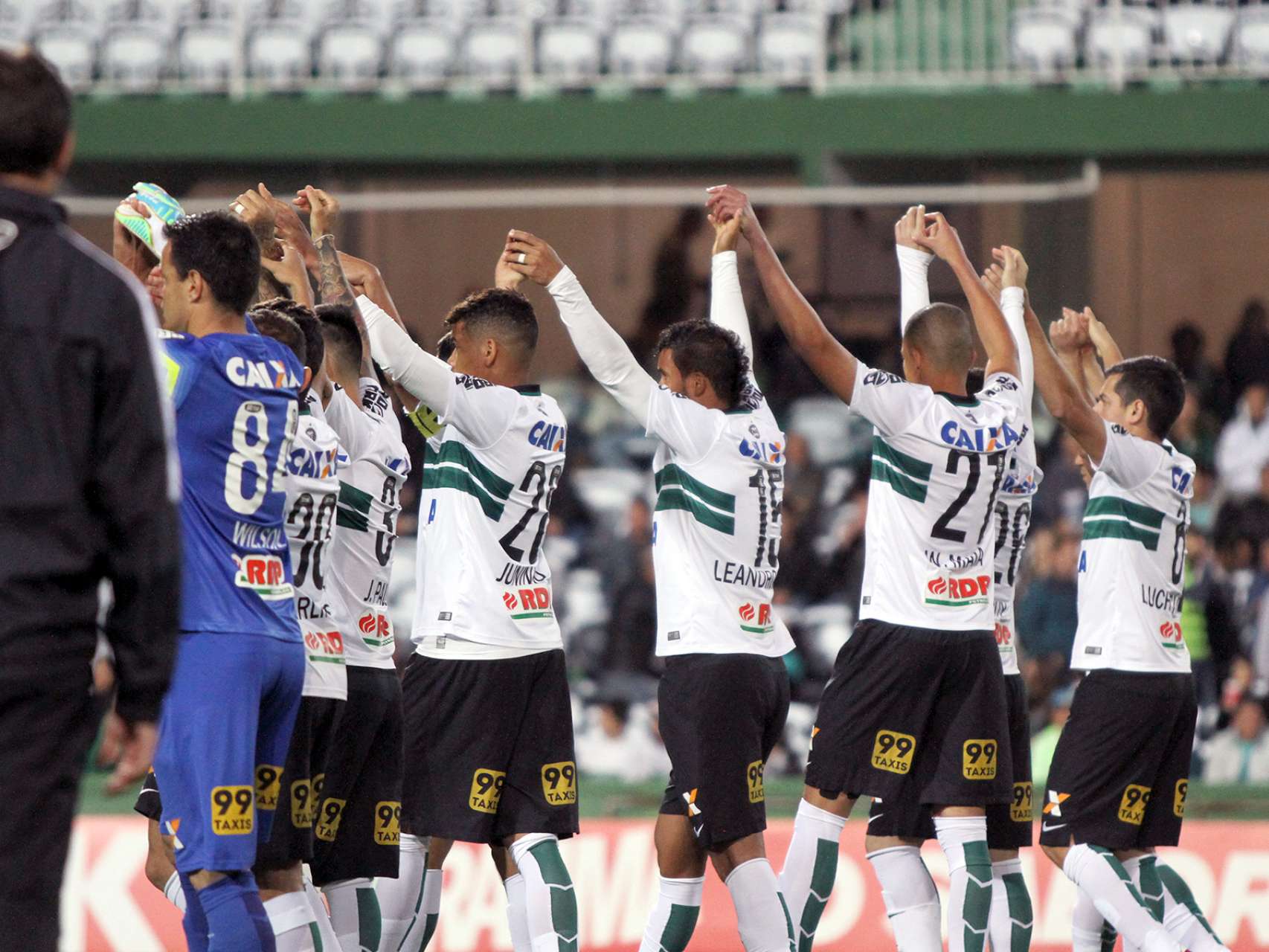 D� notas aos atletas