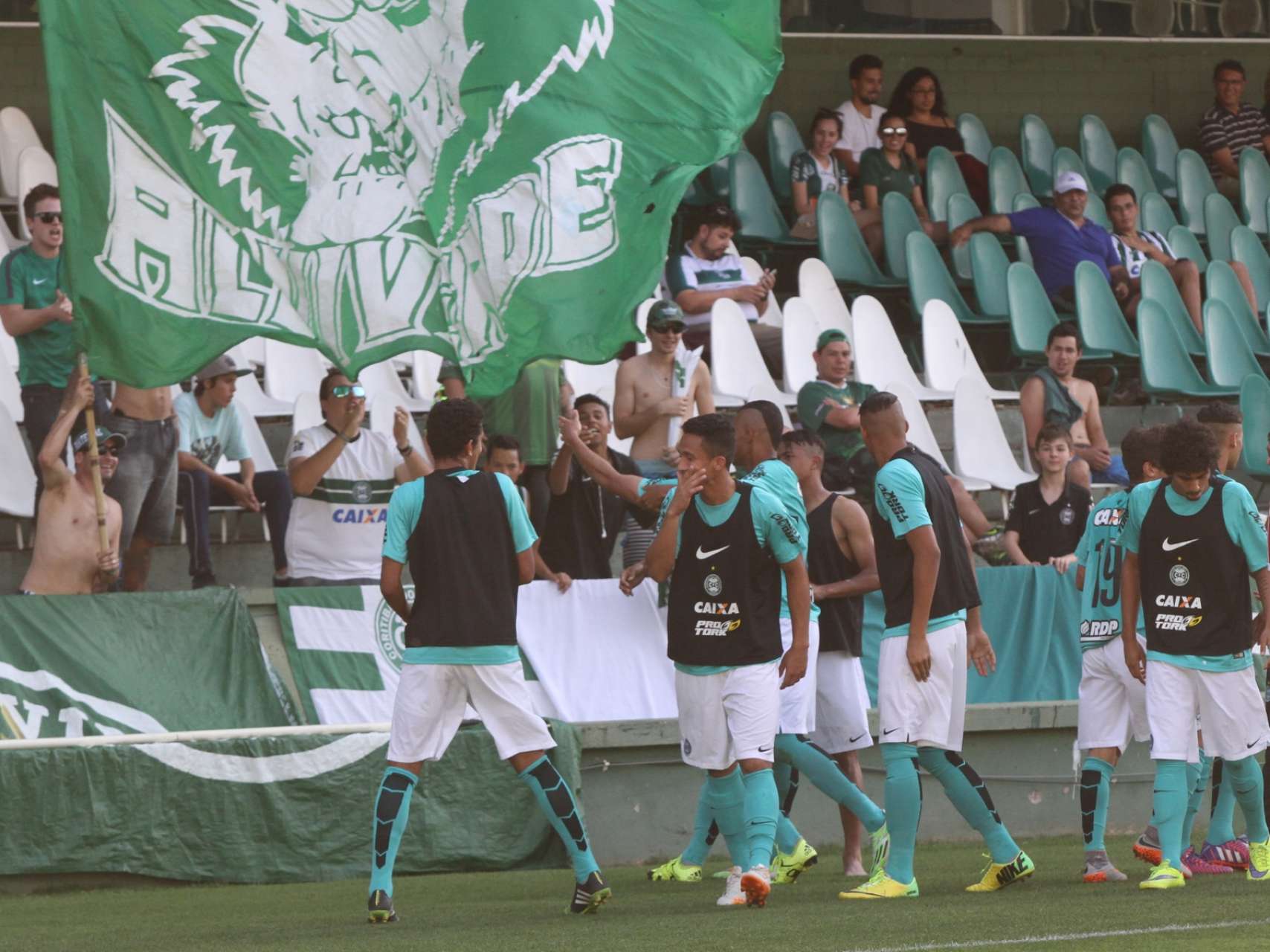 Fotos da vit�ria do Coxa Sub-20