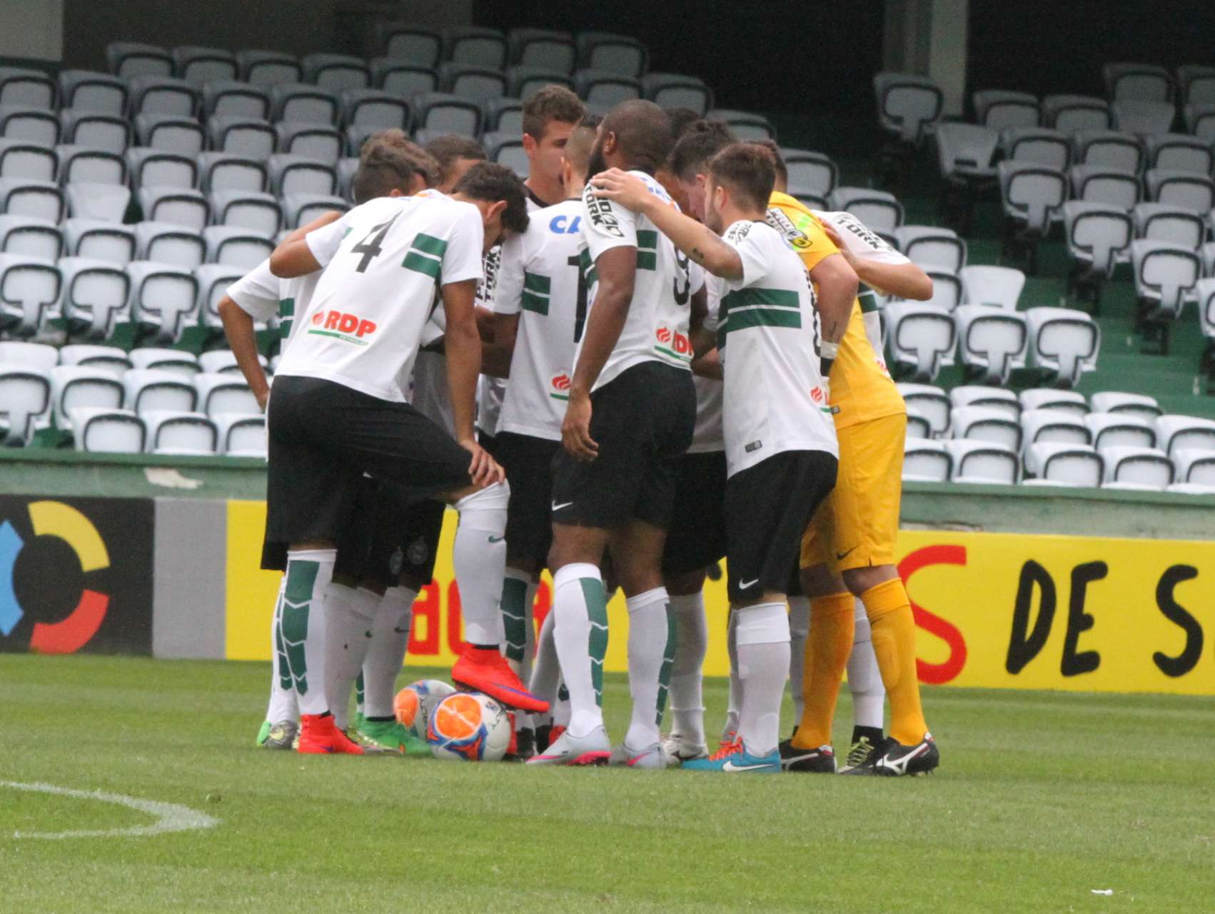 Coxa deixa Ta�a FPF