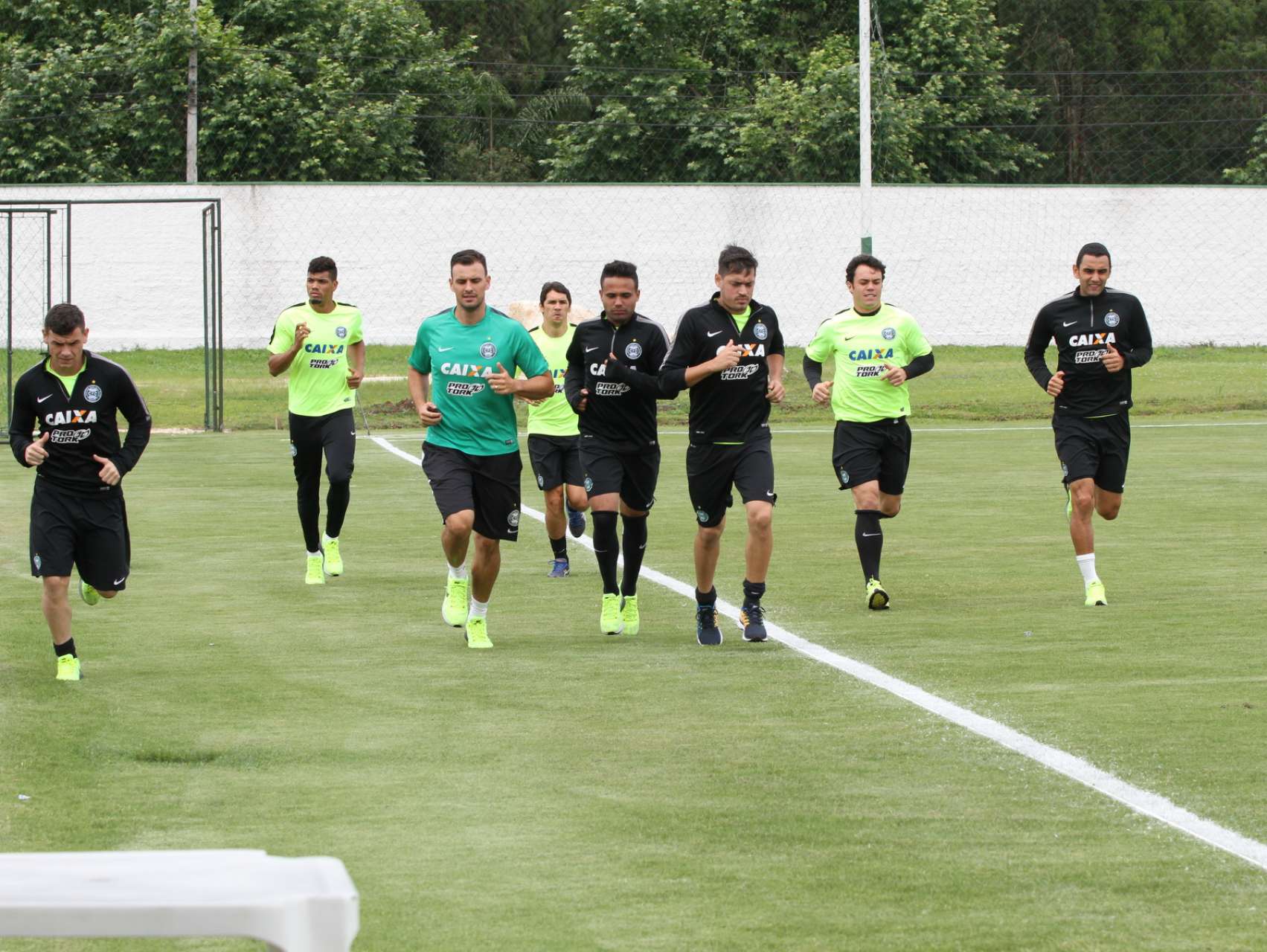 Elenco volta aos trabalhos