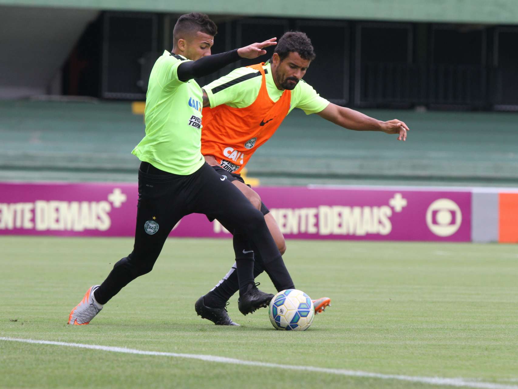 Coxa realiza �ltimo treino