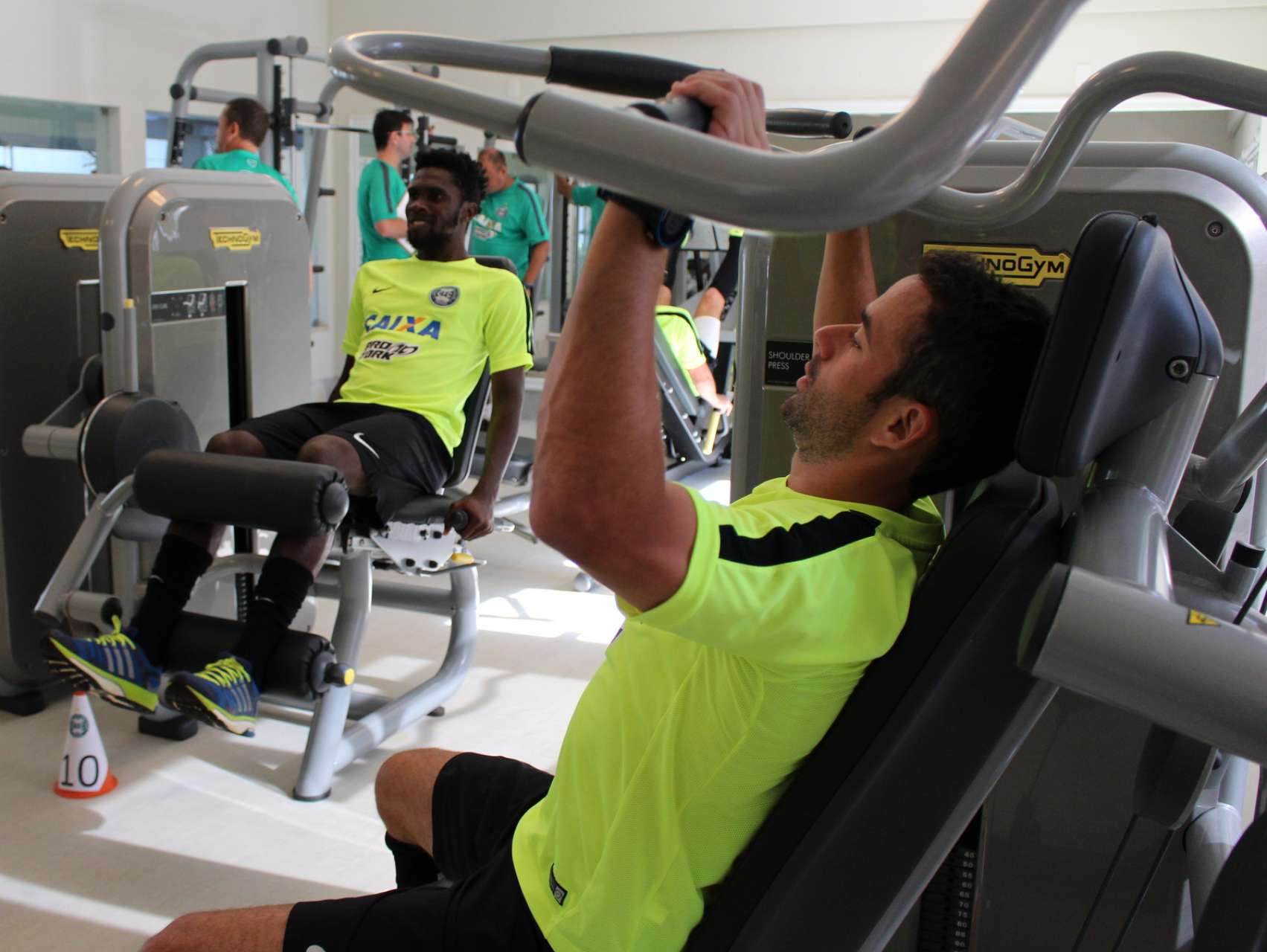 Treino f�sico na academia