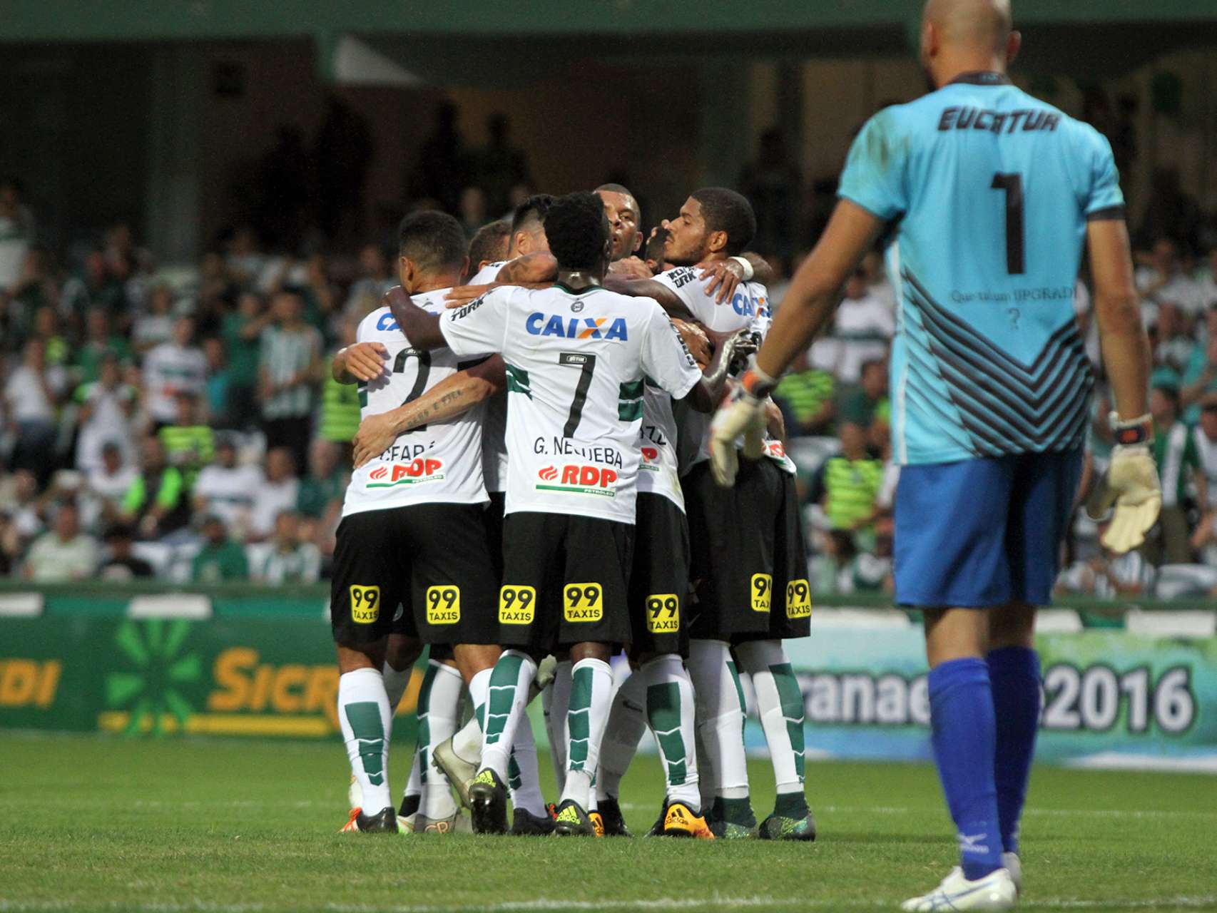 D� notas aos atletas