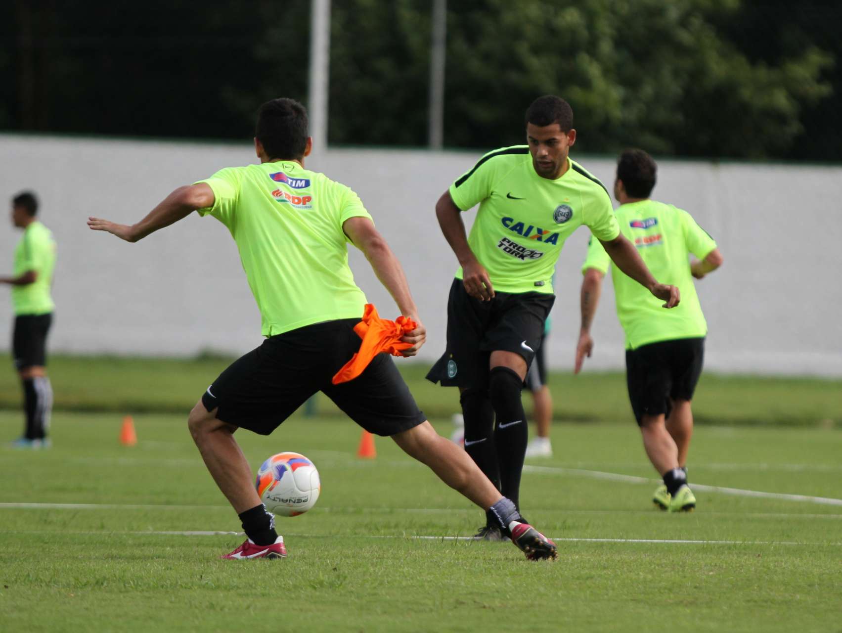 Treinamento intenso no CT