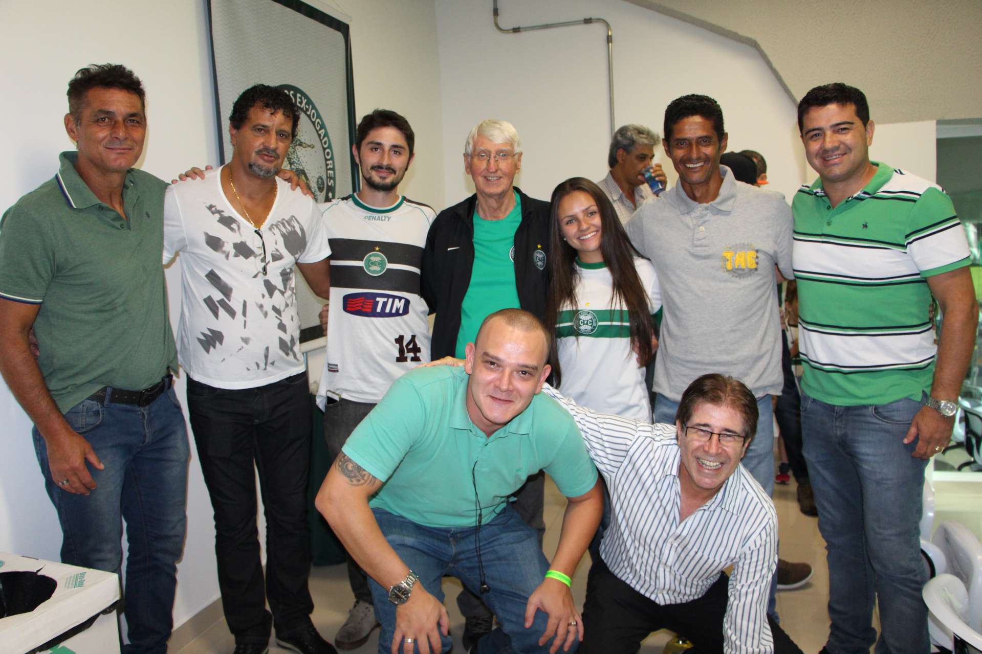 Jogo ao lado de �dolos