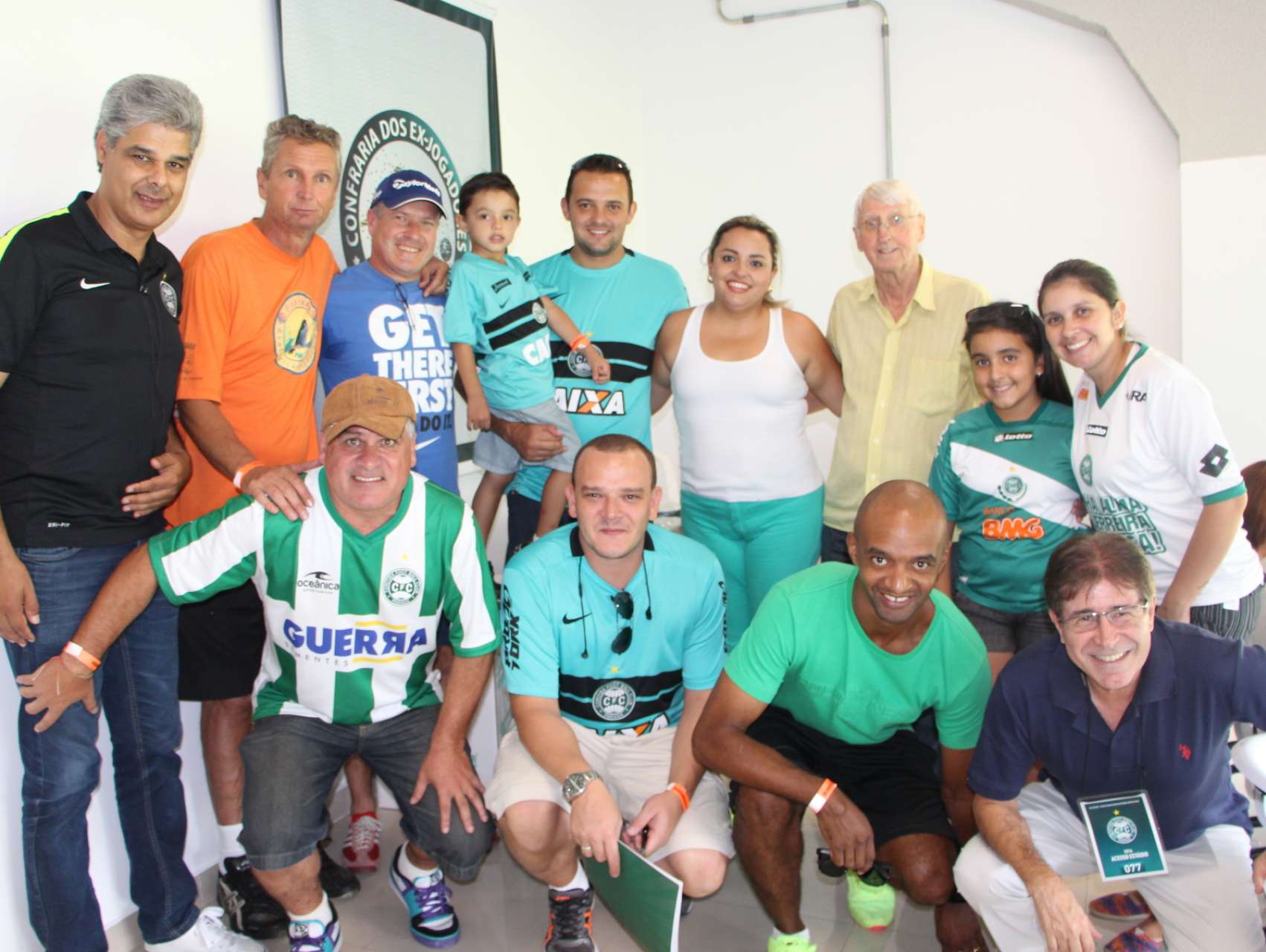 Jogo ao lado de �dolos