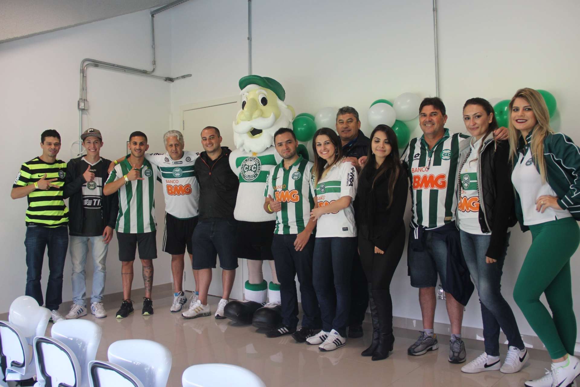Feliz anivers�rio, s�cio!