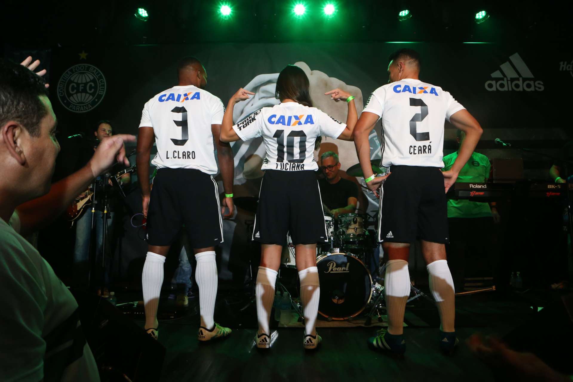 Atletas avaliam novo uniforme