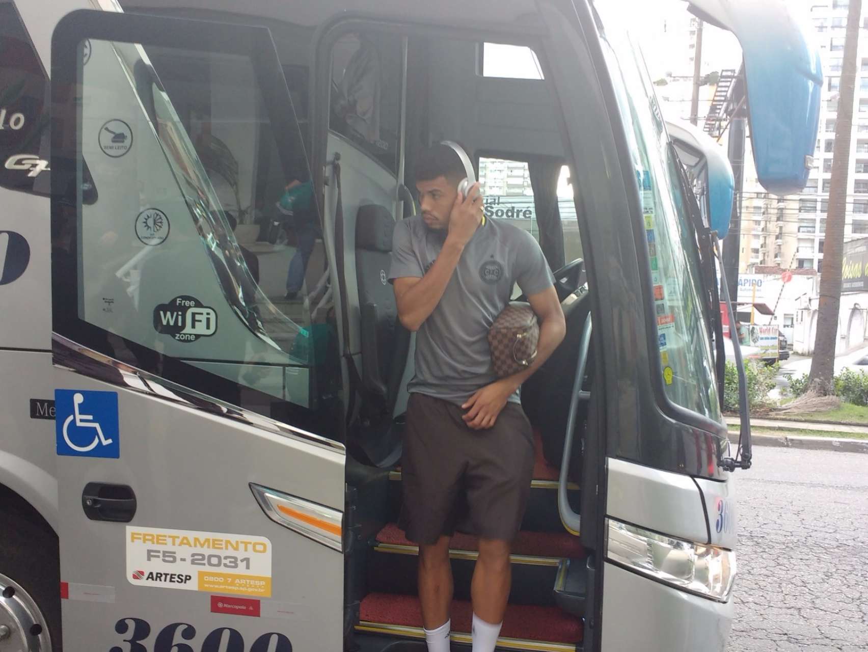 De olho no Santos