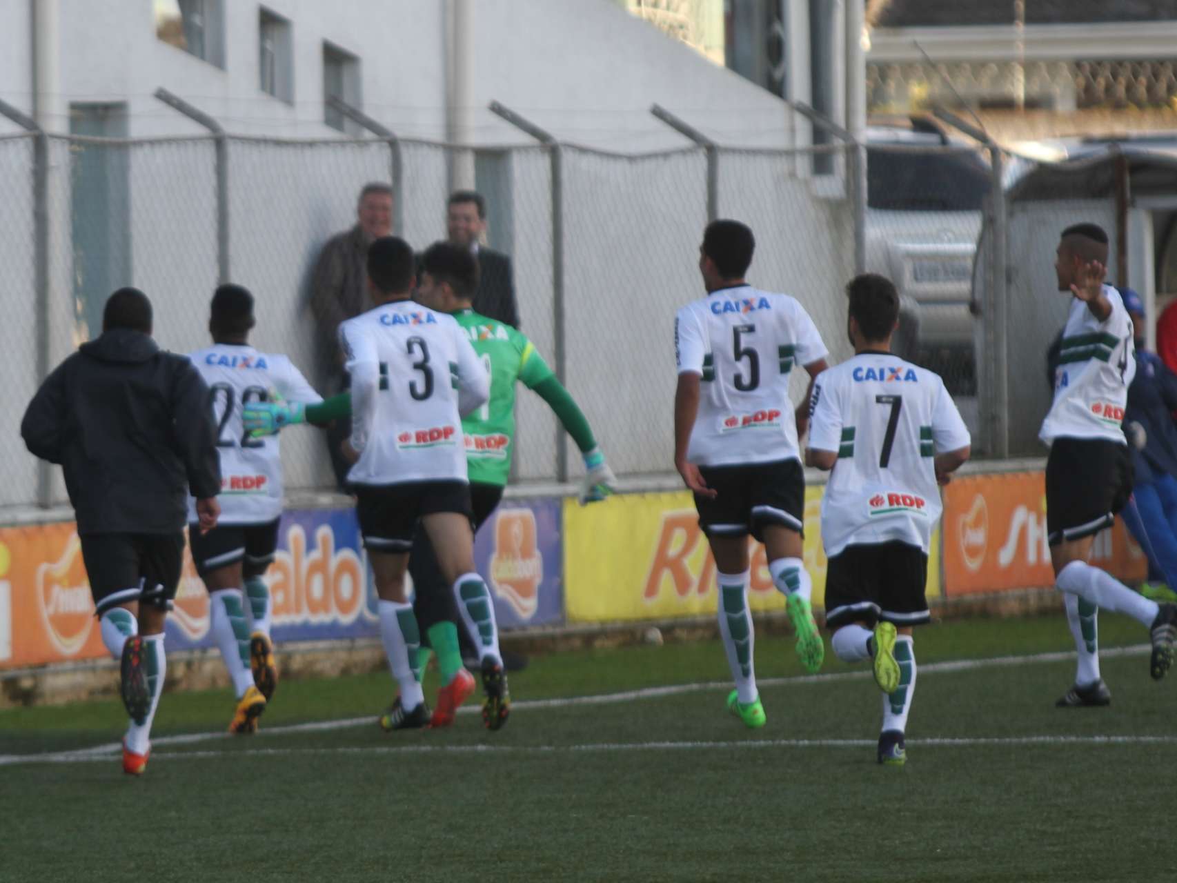 Coxa Sub-20 goleia o Cruzeiro