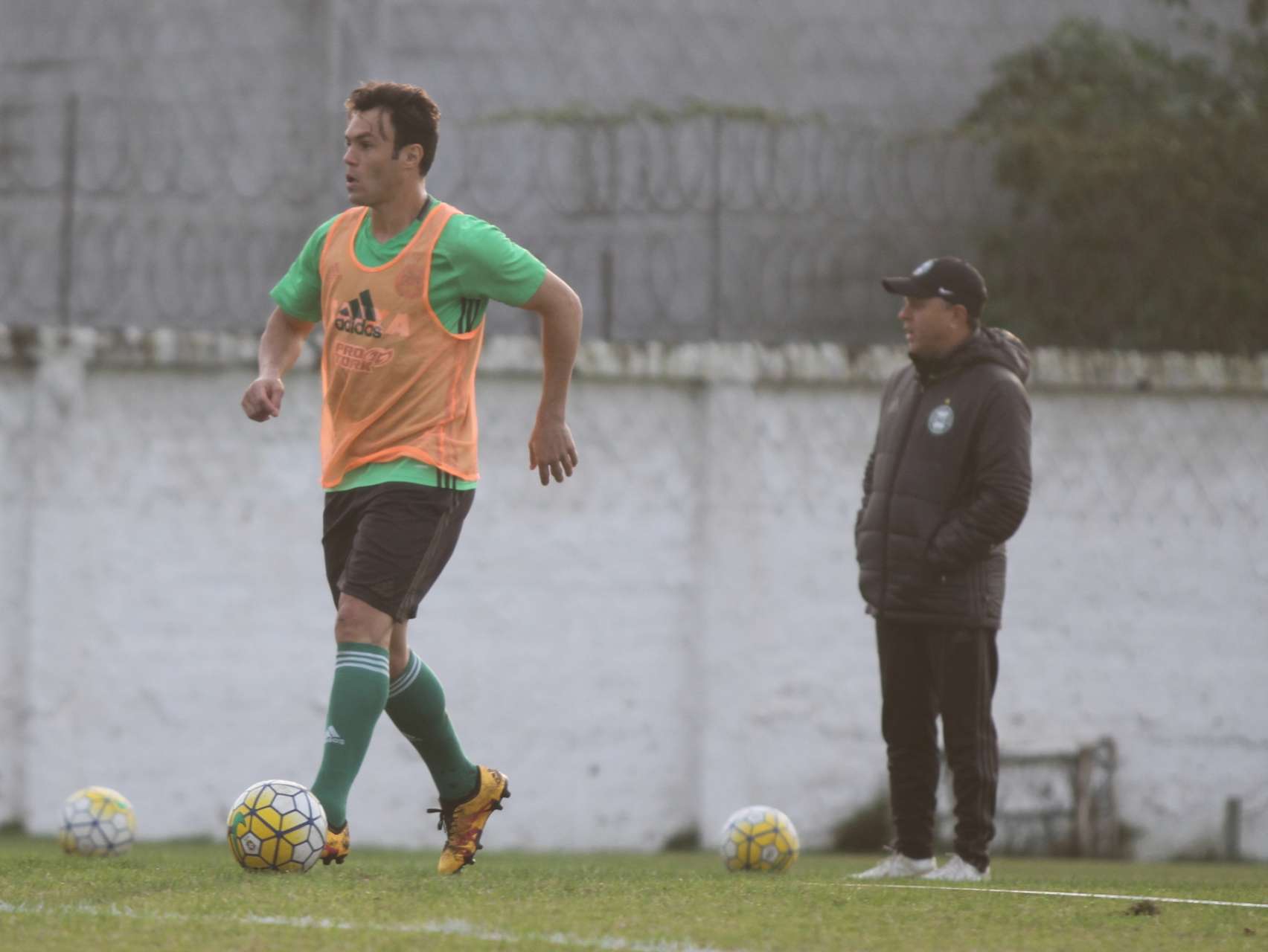 Coxa reinicia os trabalhos