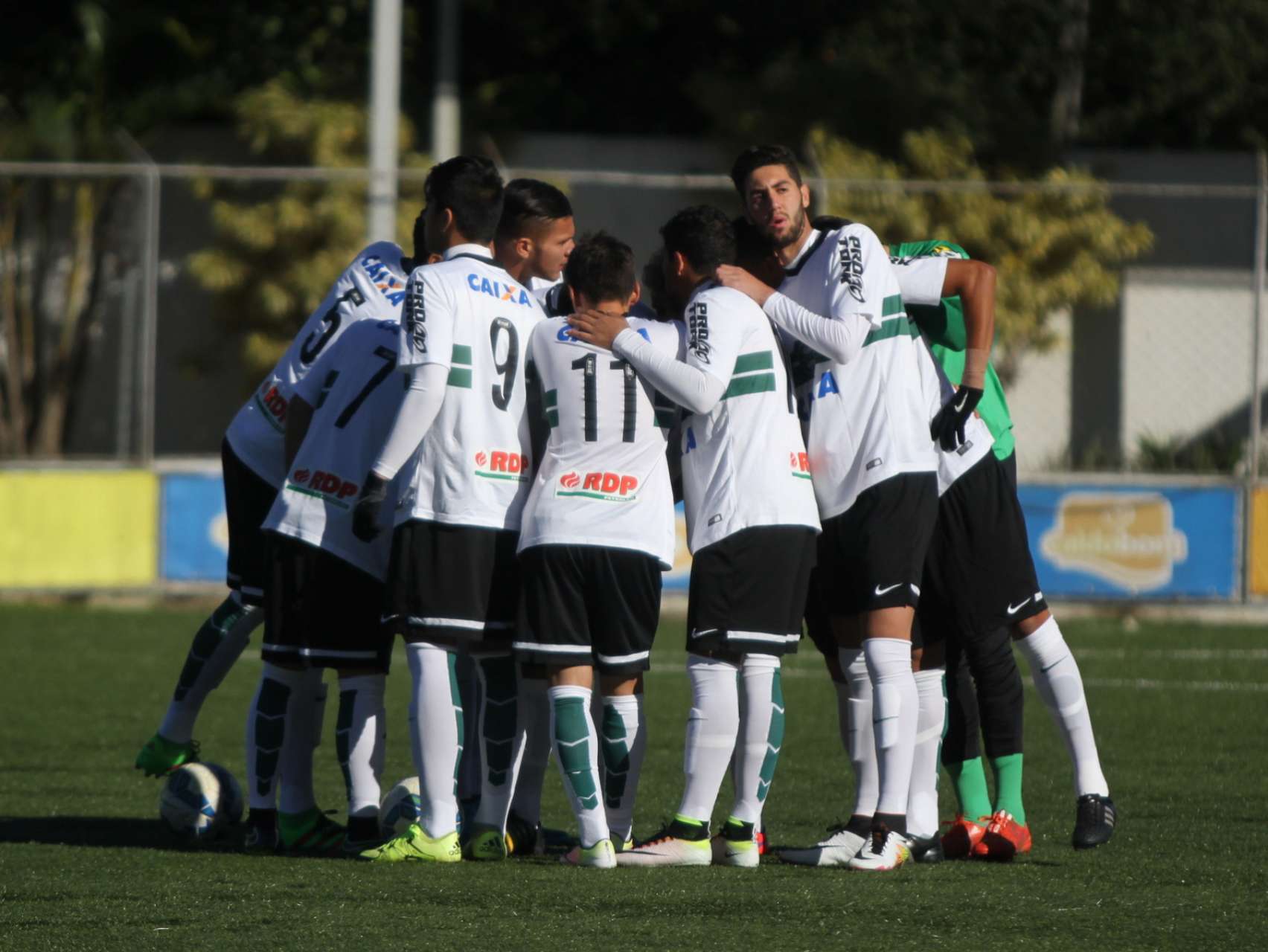 Coxa Sub-20 segue viagem