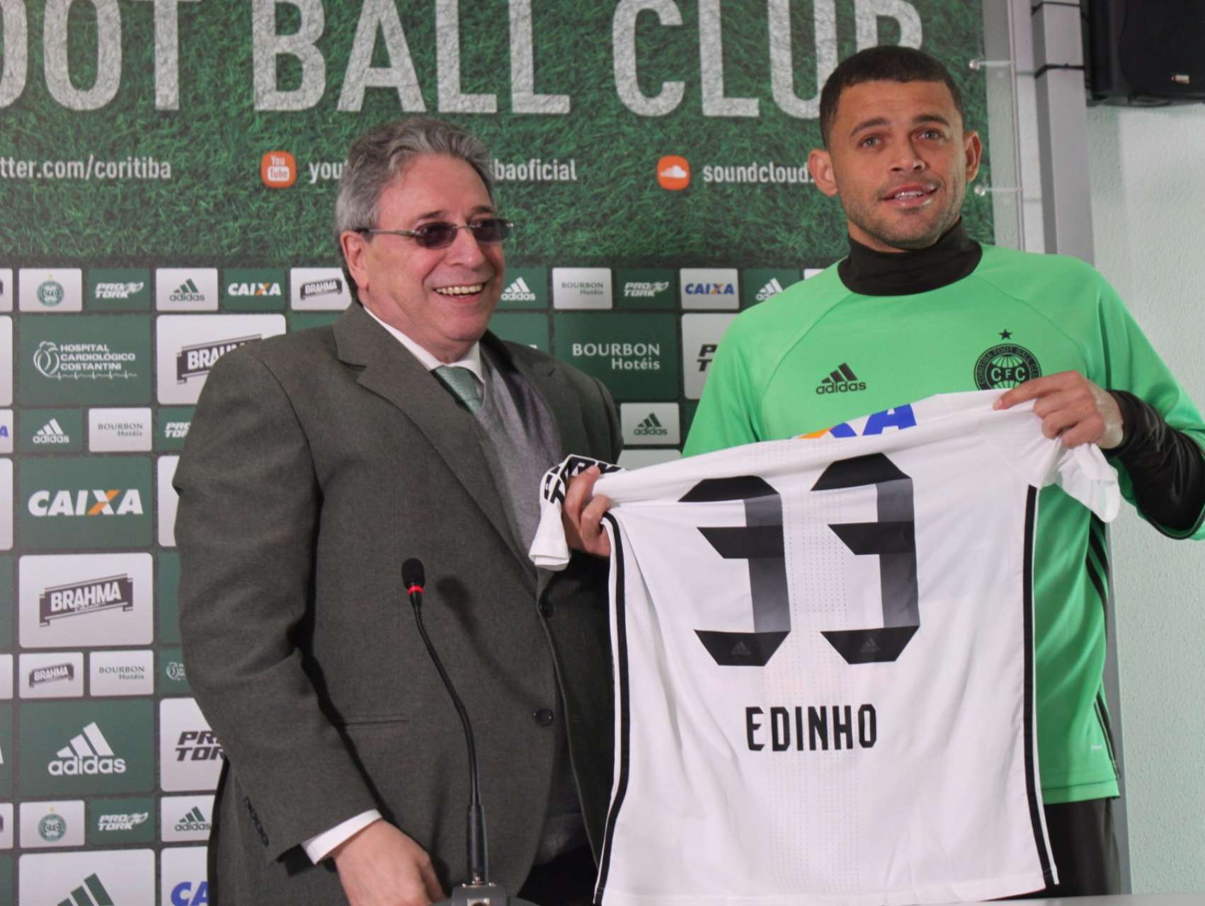 Edinho chega ao Coxa