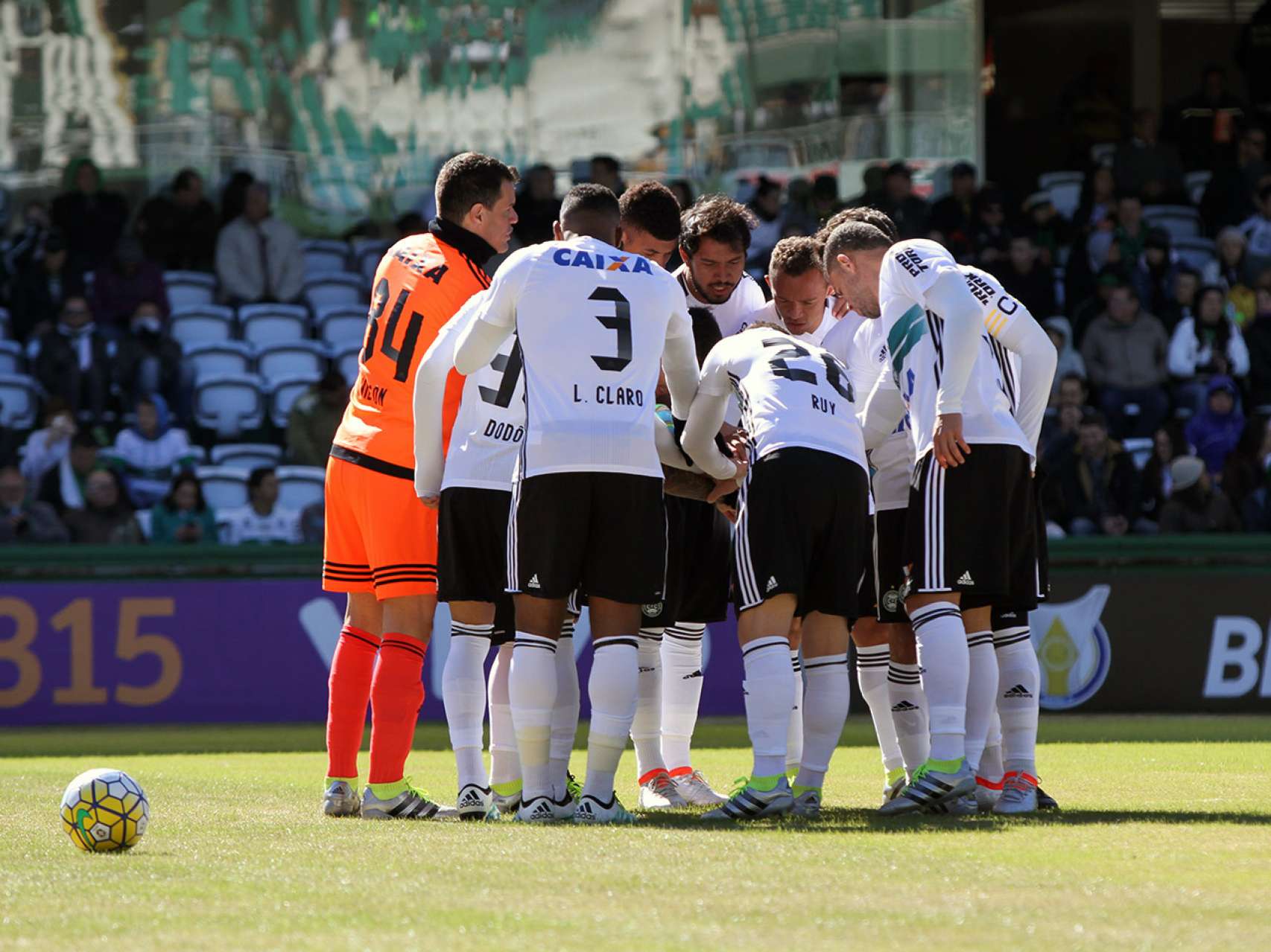 D� notas aos atletas