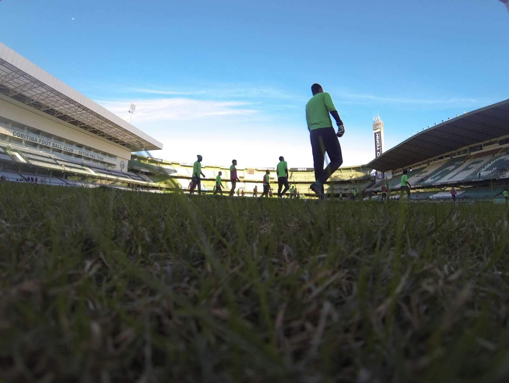 No gramado do Couto