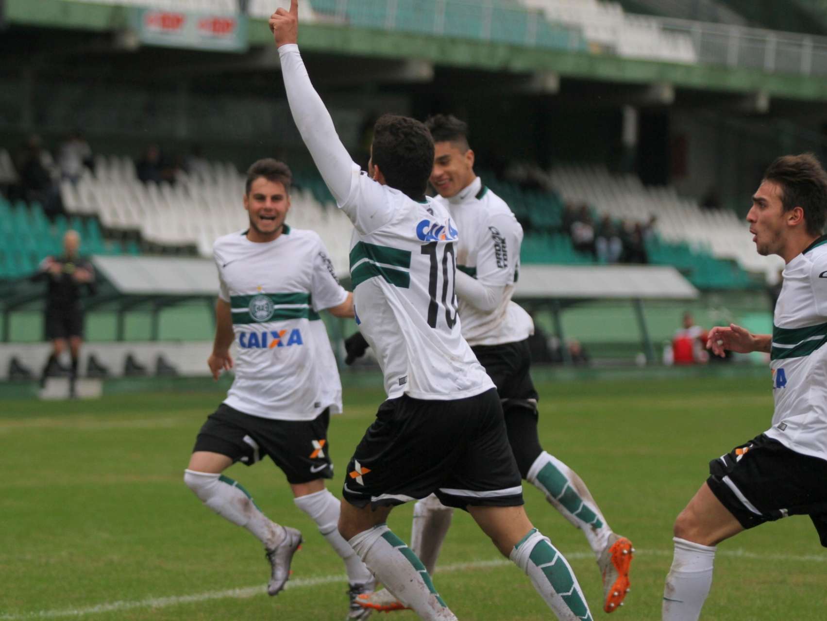 Gols e fotos da vit�ria do Coxa Sub-20