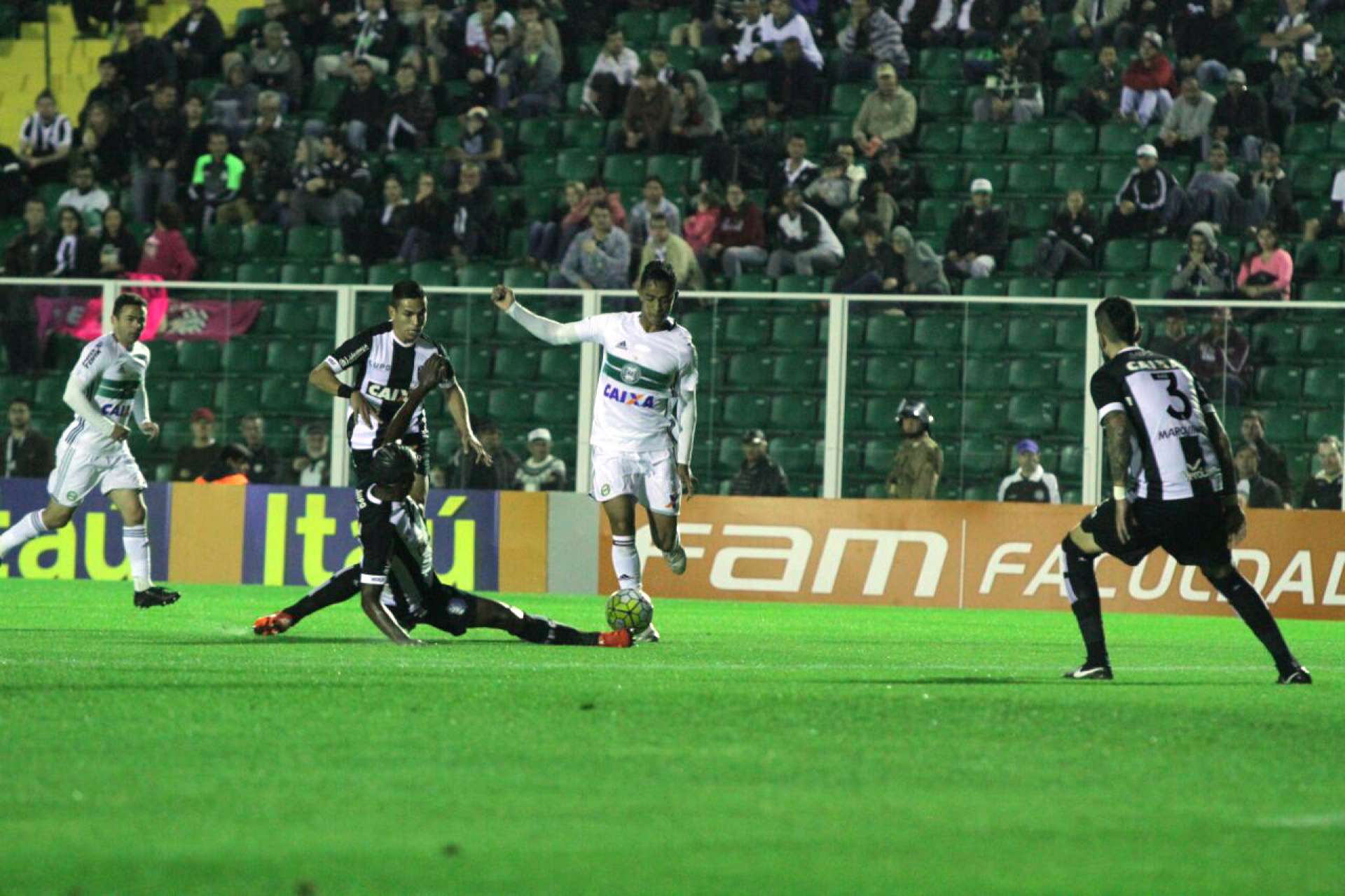Empate fora de casa